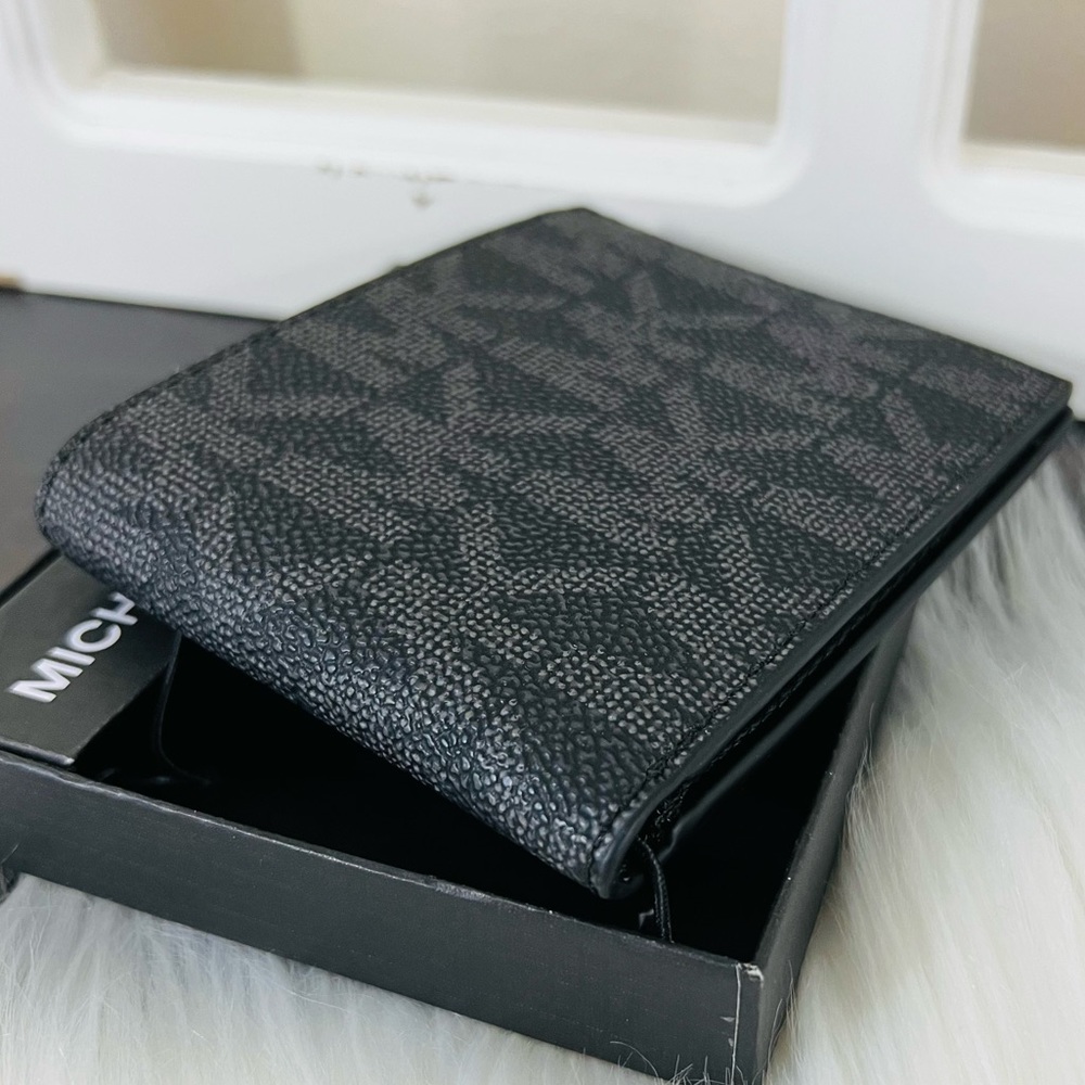 Michael Kors Jet Set Men’s Slim Billfold Wallet - Picture 5 of 14